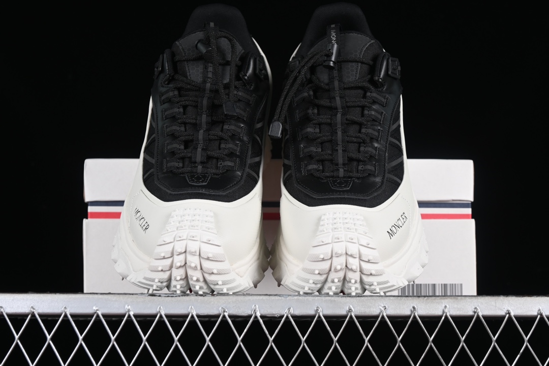 💰500纯原
Moncler 盟可睐/蒙口 Trailgrip GTX 抗撕裂材质山地户外鞋 M00100M2058
#鞋身采用Cordura防撕裂尼龙/Gore-Tex防水材质 中底内置全掌碳板 支撑性能拉满 侧边3M反光带
#大底采用RB MD 碳板 TPU 五层分离组合 鞋底搭载Vibram外底提供超强的抓地力和防滑性能 原装大盒包装 内赠Moncler徽章防层袋一副
尺码:36 36.5 37.5 38 38.5 39 40 40.5 41 42 42.5 43 44 44.5 45 46 X.E5