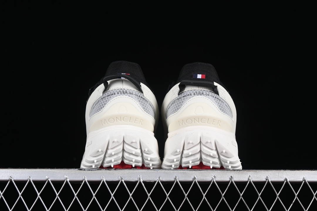 💰500纯原
Moncler 盟可睐/蒙口 Trailgrip GTX 抗撕裂材质山地户外鞋 M00100M2058
#鞋身采用Cordura防撕裂尼龙/Gore-Tex防水材质 中底内置全掌碳板 支撑性能拉满 侧边3M反光带
#大底采用RB MD 碳板 TPU 五层分离组合 鞋底搭载Vibram外底提供超强的抓地力和防滑性能 原装大盒包装 内赠Moncler徽章防层袋一副
尺码:36 36.5 37.5 38 38.5 39 40 40.5 41 42 42.5 43 44 44.5 45 46 X.E5