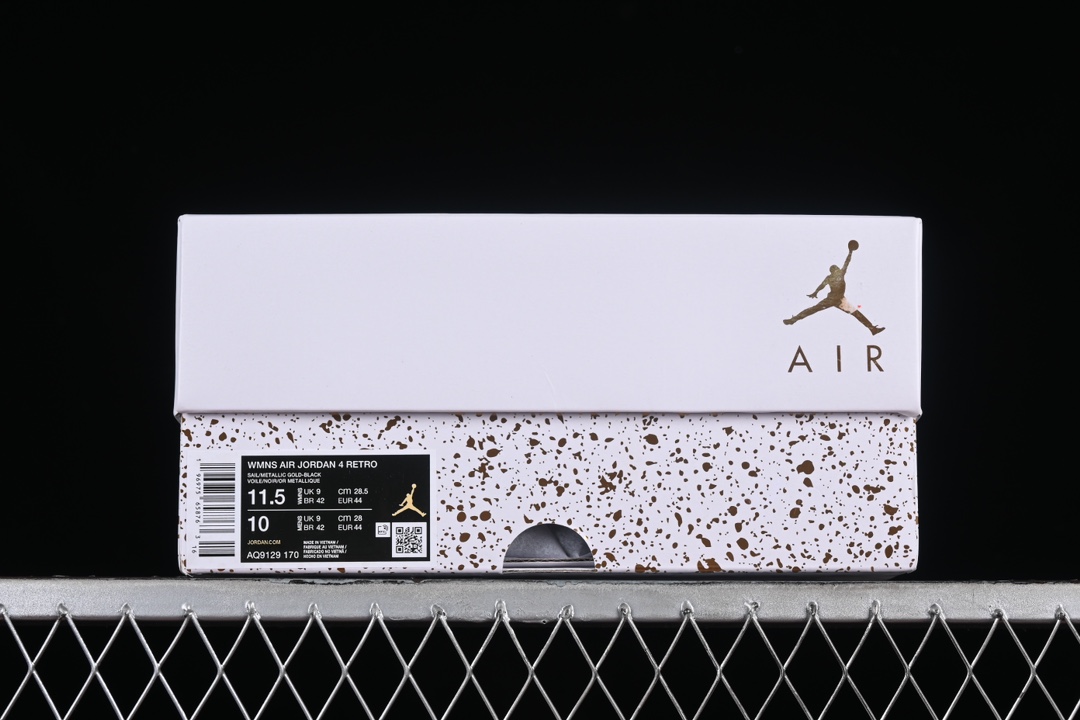 💰190真标💰280公司级💰380纯原💰480顶级
Air Jordan 4 Retro "Metallic Gold" AJ4 乔4米白金 AQ9129-170
#天花板品质 原装版本 全身采用原厂皮料 鞋带 织唛 内标全部客供原厂 原厂数据 原厂楦头纸板打造 每个细节都对位原鞋
尺码:36 36.5 37.5 38 38.5 39 40 40.5 41 42 42.5 43 44 44.5 45 45.5 46 47.5 48.5 LWF6