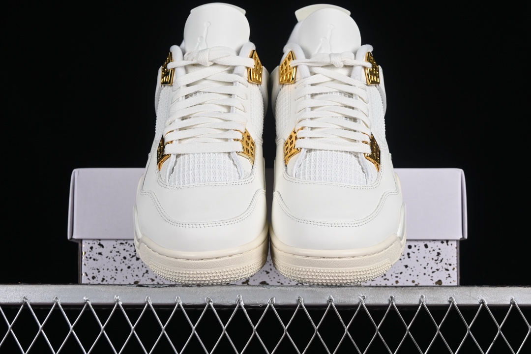 💰190真标💰280公司级💰380纯原💰520顶级
Air Jordan 4 Retro "Metallic Gold" AJ4 乔4米白金 AQ9129-170
#最大50.5码 原厂麂皮 内置小书包保护 外贸顶级专供 全部配色原鞋原尺码开发生产 极致还原 一眼ZP既视感
尺码：40 40.5 41 42 42.5 43 44 44.5 45 45.5 46 47.5 48.5 49.5 50.5 P.F6