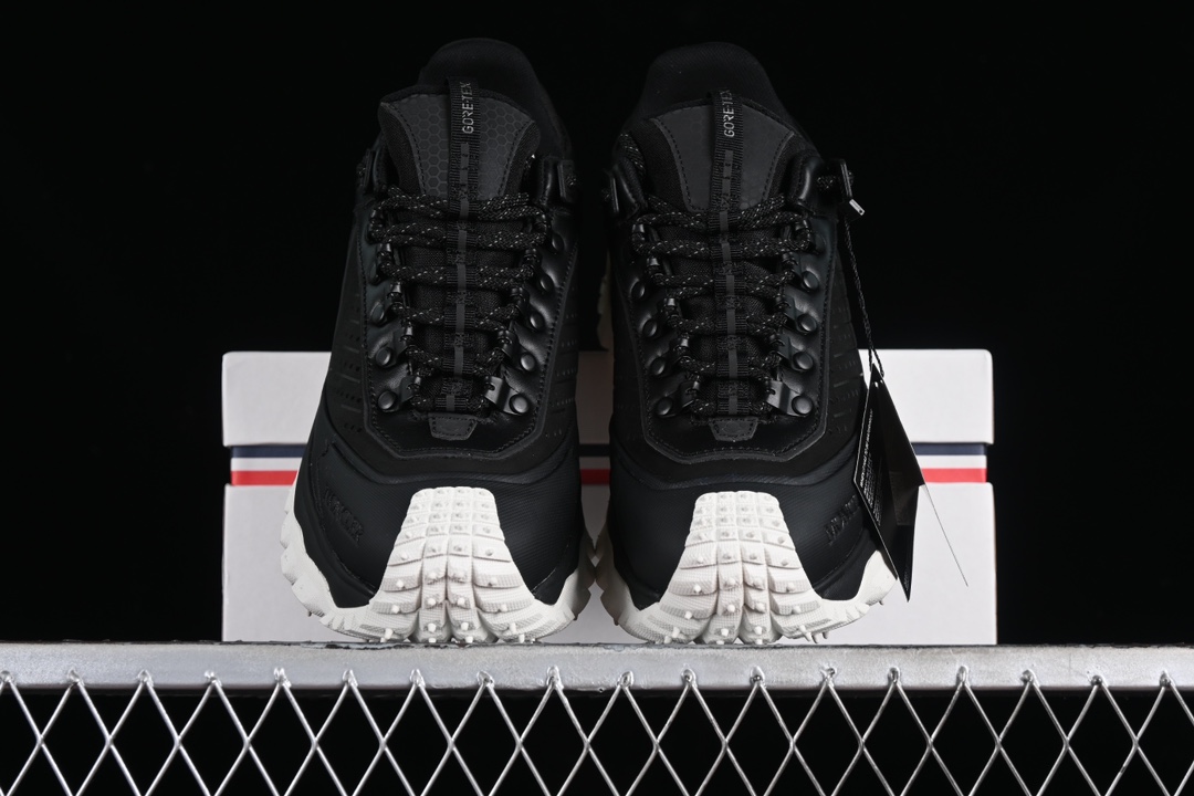 💰500纯原
Moncler 盟可睐/蒙口 Trailgrip GTX 抗撕裂材质山地户外鞋 M00050M3211
#鞋身采用Cordura防撕裂尼龙/Gore-Tex防水材质 中底内置全掌碳板 支撑性能拉满 侧边3M反光带
#大底采用RB MD 碳板 TPU 五层分离组合 鞋底搭载Vibram外底提供超强的抓地力和防滑性能 原装大盒包装 内赠Moncler徽章防层袋一副
尺码:36 36.5 37.5 38 38.5 39 40 40.5 41 42 42.5 43 44 44.5 45 46 X.E5