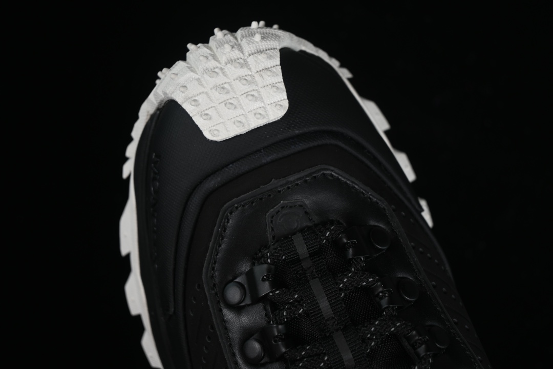 💰500纯原
Moncler 盟可睐/蒙口 Trailgrip GTX 抗撕裂材质山地户外鞋 M00050M3211
#鞋身采用Cordura防撕裂尼龙/Gore-Tex防水材质 中底内置全掌碳板 支撑性能拉满 侧边3M反光带
#大底采用RB MD 碳板 TPU 五层分离组合 鞋底搭载Vibram外底提供超强的抓地力和防滑性能 原装大盒包装 内赠Moncler徽章防层袋一副
尺码:36 36.5 37.5 38 38.5 39 40 40.5 41 42 42.5 43 44 44.5 45 46 X.E5