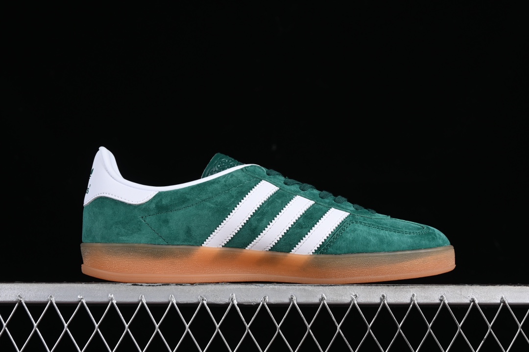 💰240纯原
Ad Originals Gazelle Indoor IG1596 三叶草复古休闲防滑耐磨低帮板鞋
尺码：35 36 36.5 37 38 38.5 39 40 40.5 41 42 42.5 43 44 44.5 45 N.D4