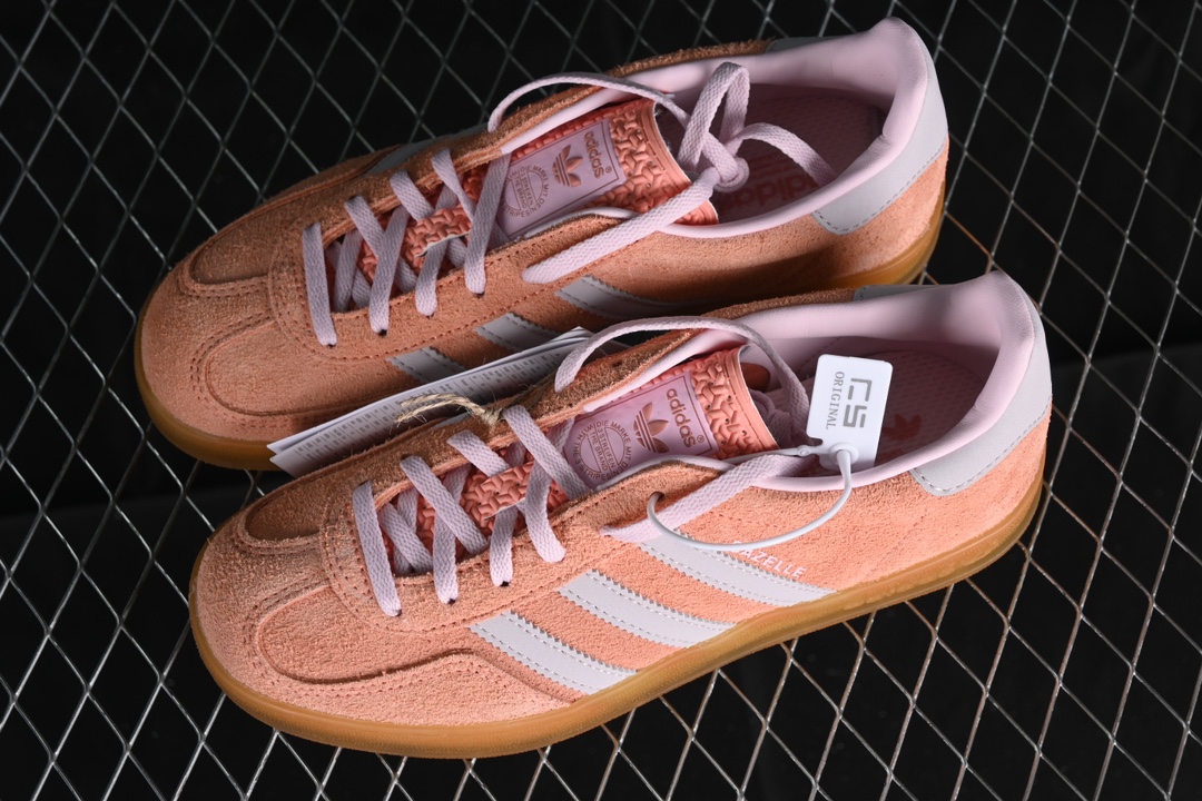 💰240纯原
Ad Originals Gazelle Indoor IE2946 三叶草复古休闲防滑耐磨低帮板鞋
#原厂原数据版型 皮料切割干净无任何毛边 鞋型细节完美 超高清洁度
尺码:35 36 36.5 37 38 38.5 39 40 3.D4
