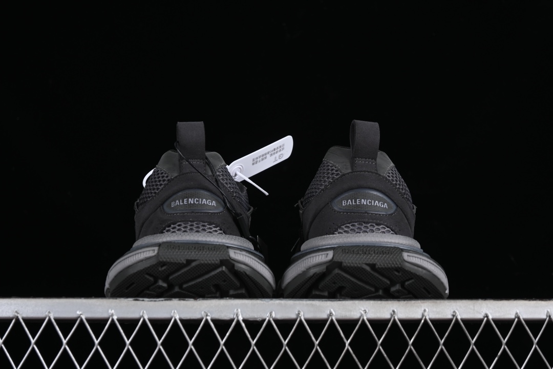 💰360纯原
Balenciaga Phantom Sneaker 官方同步 巴黎世家 十代潮流跑鞋 W3XLI1819
尺码：35 36 37 38 39 40 41 42 43 44 45 46 偏大一码 HCD4