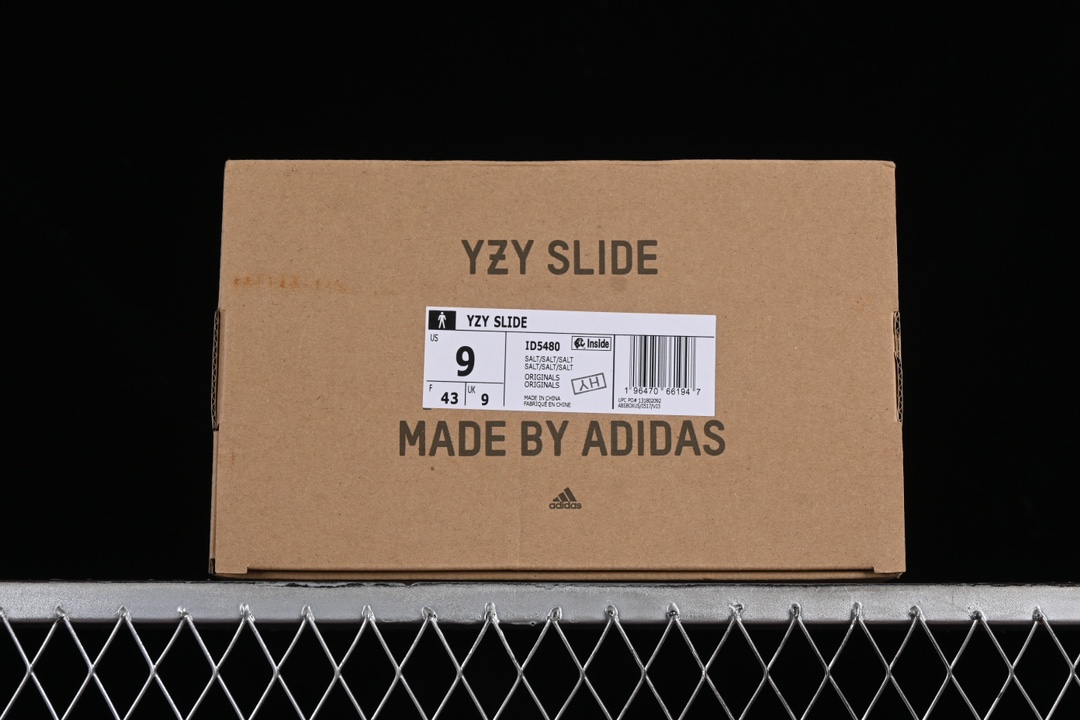 💰110真标💰140公司级💰180纯原
Kanye West x Yeezy Slide "Resin" ID5480 侃爷再度联乘 椰子拖鞋
#公司级品质 采用EVA泡棉式一体成形鞋模 配置鞋底凹埳设计亦提供缓震及抓地力
尺码：37 38 39 40.5 42 43 44.5 46 47 48.5 HCC3