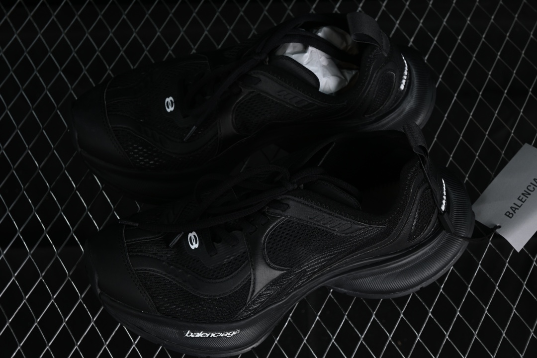 💰360纯原
 Balenciaga Circuit 巴黎世家 超轻做旧印花圆头时尚潮流休闲鞋 WFLGY1000
尺码：35 36 37 38 39 40 41 42 43 44 45 46 HCD4