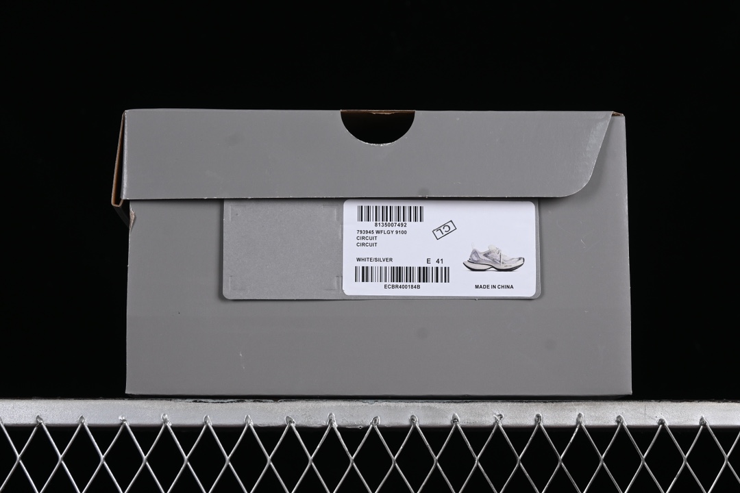 💰360纯原
Balenciaga Circuit 巴黎世家 超轻做旧印花圆头时尚潮流休闲鞋 WFLGY9100
尺码：35 36 37 38 39 40 41 42 43 44 45 46 HCD4