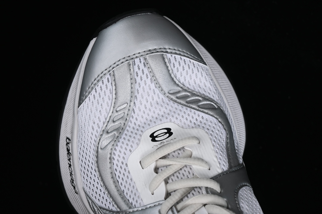 💰360纯原
Balenciaga Circuit 巴黎世家 超轻做旧印花圆头时尚潮流休闲鞋 WFLGY9100
尺码：35 36 37 38 39 40 41 42 43 44 45 46 HCD4