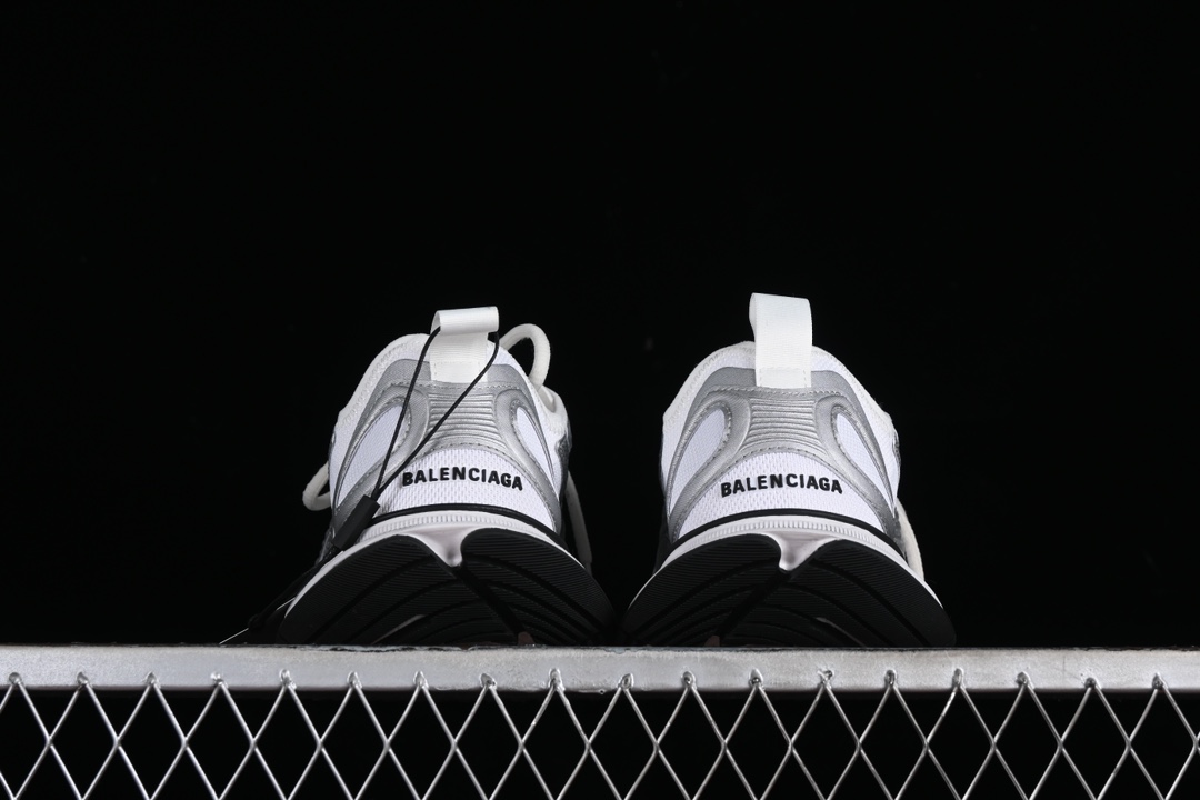 💰360纯原
Balenciaga Circuit 巴黎世家 超轻做旧印花圆头时尚潮流休闲鞋 WFLGY9100
尺码：35 36 37 38 39 40 41 42 43 44 45 46 HCD4