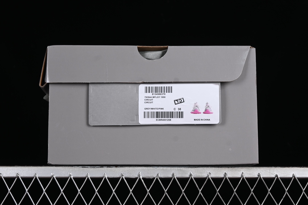 💰360纯原
Balenciaga Circuit 巴黎世家 超轻做旧印花圆头时尚潮流休闲鞋 WFLGY1950
尺码：35 36 37 38 39 40 41 42 43 44 45 46 HCD4