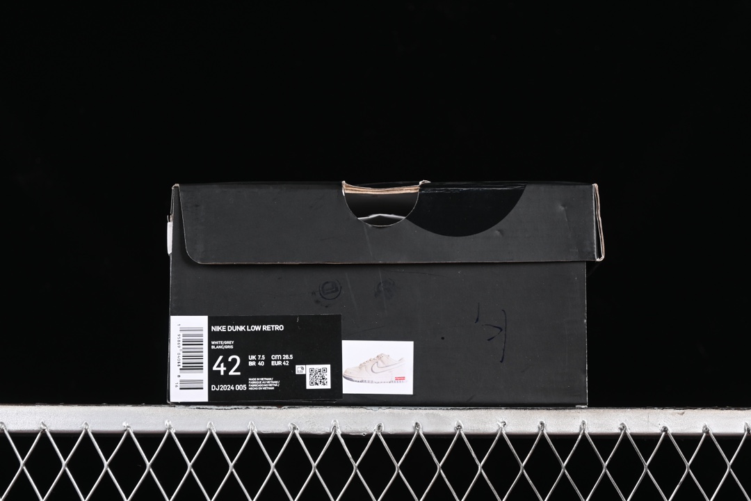  特价 Nk SB Dunk Low Supreme联名-米灰小灰勾 周年高端定制 低帮休闲板鞋 DJ2