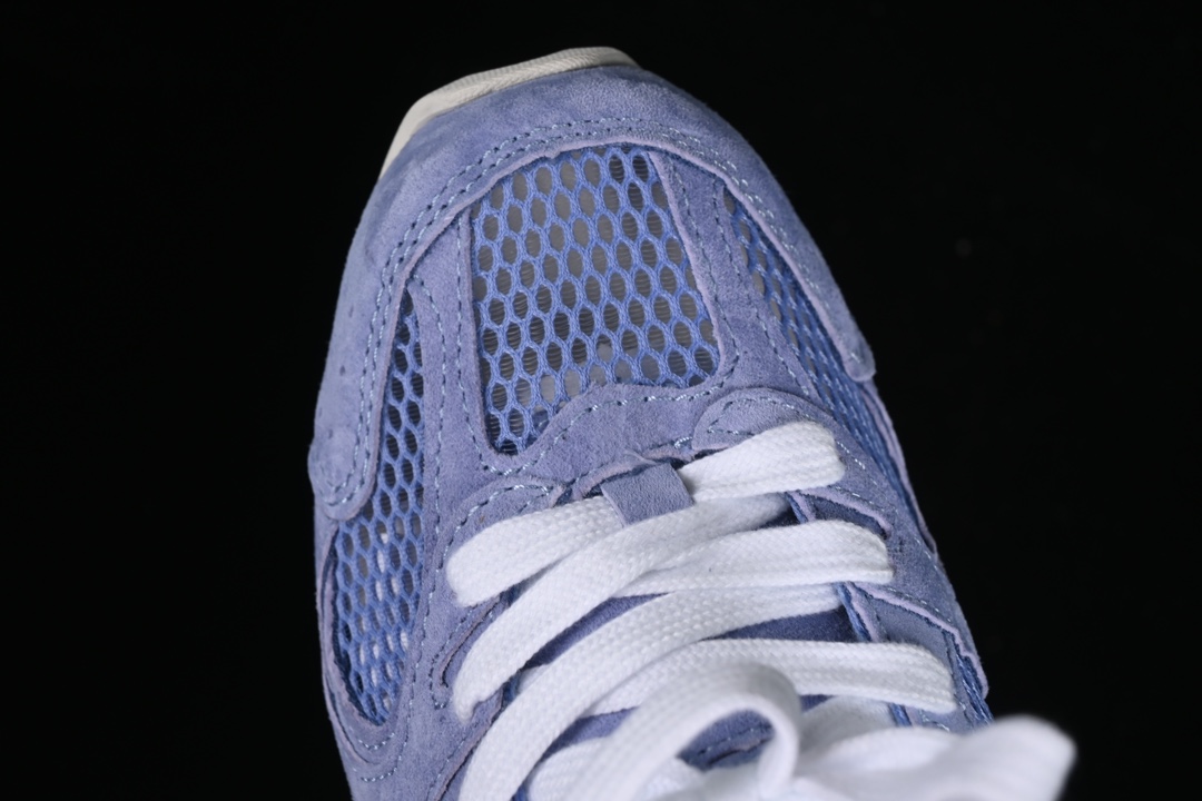 💰260纯原
MiuMiu x New Balance 530系列 意大利奢侈品牌/缪缪联名款低帮经典复古休闲运动慢跑鞋
#鞋款采用解构和轻盈的设计,彷旧的布料包覆着 New Balance 530的轮廓,刻意磨损、不均匀的皮革色调,让波鞋多了不同的个性 这款联名鞋款配有双鞋带设计,包括白色、橙色、棕色和黄色鞋带,营造出随性系起的感觉,为整体感又多了几分 Boyish 以及率性感
尺码:35 36 37 37.5 38 38.5 39.5 40 40.5 41.5 AJD4