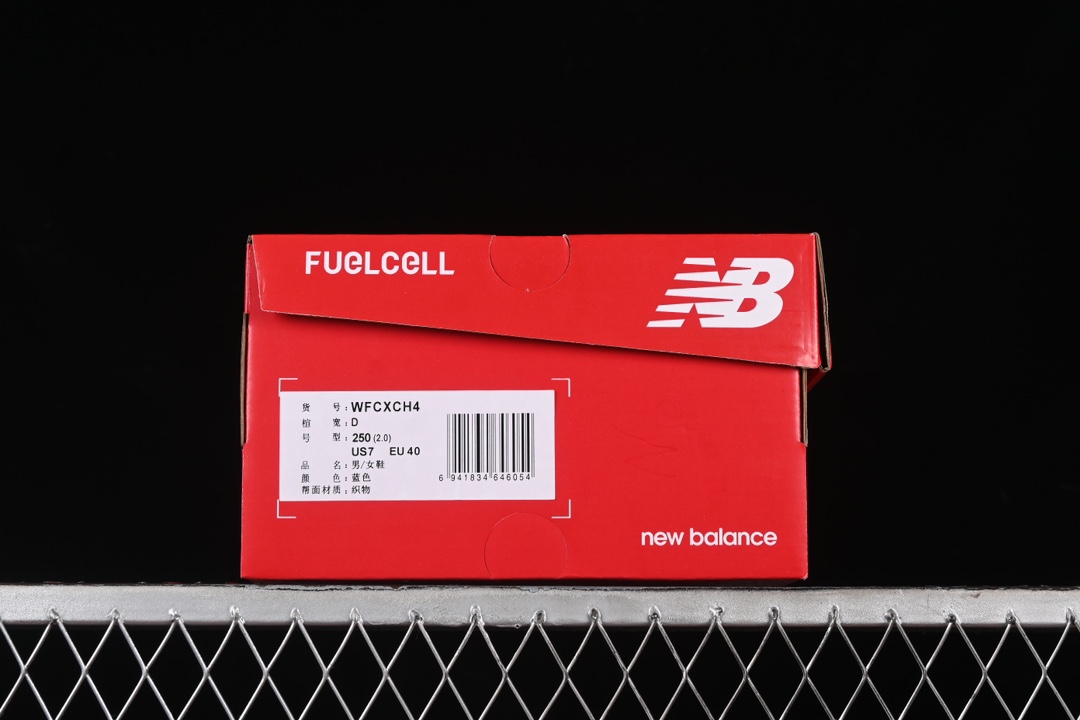 💰220纯原
New Balance FuelCell Rebel V4 低帮防滑耐磨百搭休闲跑步鞋 WFCXCH4
尺码：36 37 37.5 38 38.5 39 40 40.5 41 42 42.5 43 44 45 N.D4
