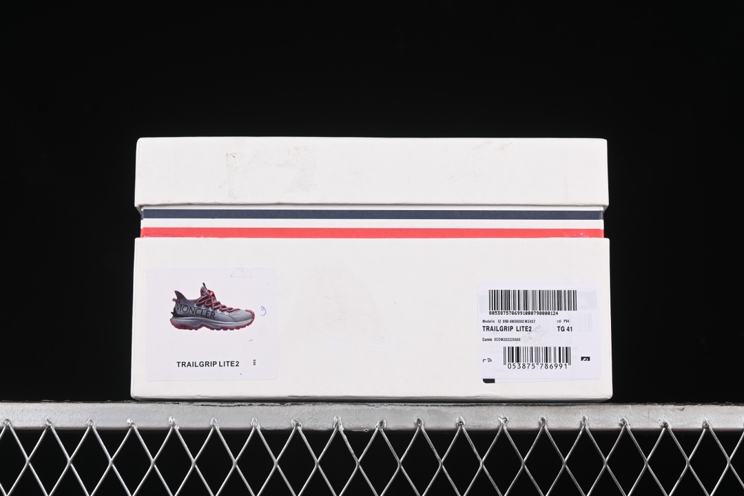 💰500纯原
Moncler Trailgrip GTX 盟可睐/蒙口 抗撕裂材质山地户外鞋 M00080M3457
#鞋身采用Cordura防撕裂尼龙/Gore-Tex防水材质 中底内置全掌碳板 支撑性能拉满 侧边3M反光带
#大底采用RB MD 碳板 TPU 五层分离组合 鞋底搭载Vibram外底提供超强的抓地力和防滑性能 原装大盒包装 内赠Moncler徽章防层袋一副
尺码:36 36.5 37.5 38 38.5 39 40 40.5 41 42 42.5 43 44 44.5 45 46 X.E5