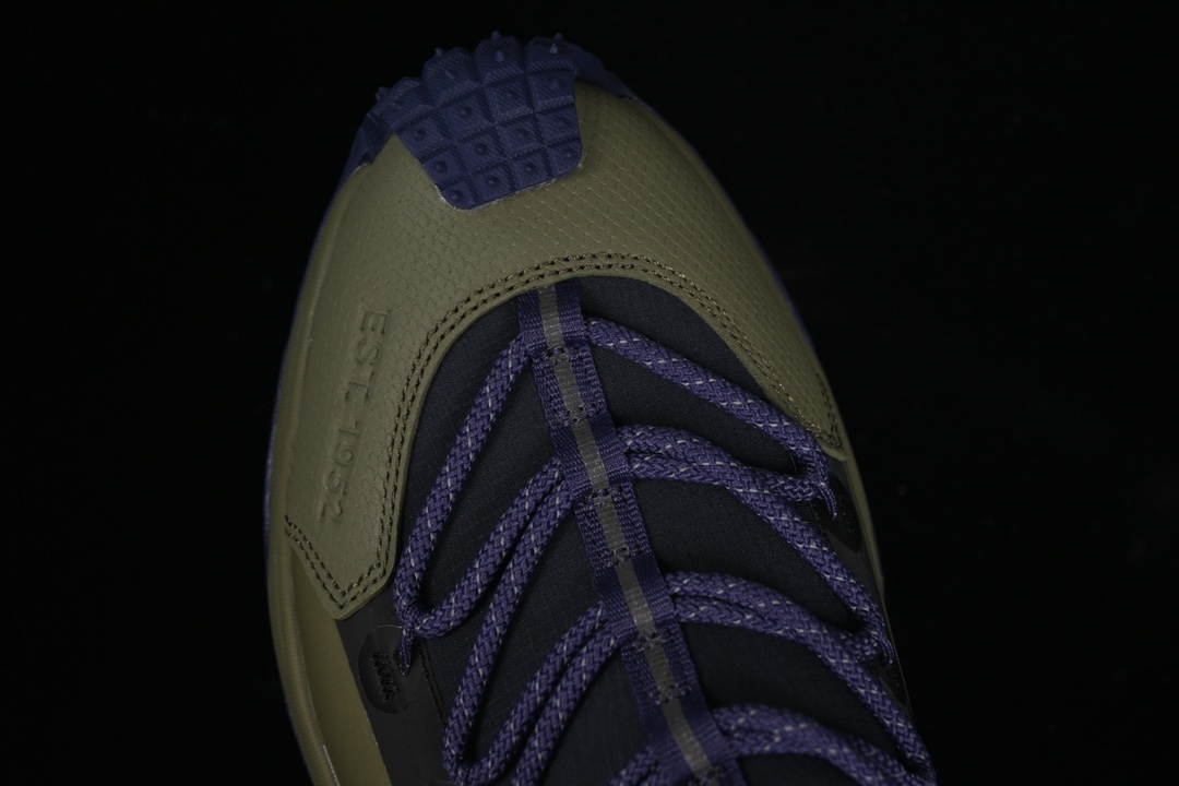 💰500纯原
Moncler Trailgrip GTX 盟可睐/蒙口 抗撕裂材质山地户外鞋 M00240M3457
#鞋身采用Cordura防撕裂尼龙/Gore-Tex防水材质 中底内置全掌碳板 支撑性能拉满 侧边3M反光带
#大底采用RB MD 碳板 TPU 五层分离组合 鞋底搭载Vibram外底提供超强的抓地力和防滑性能 原装大盒包装 内赠Moncler徽章防层袋一副
尺码:36 36.5 37.5 38 38.5 39 40 40.5 41 42 42.5 43 44 44.5 45 46 X.E5