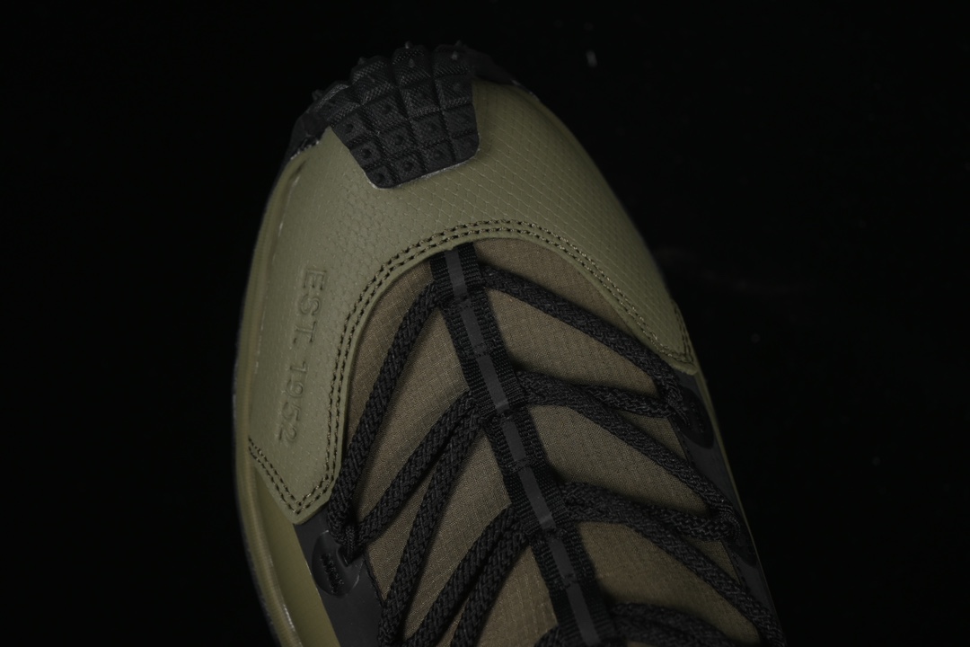 💰500纯原
Moncler Trailgrip GTX 盟可睐/蒙口 抗撕裂材质山地户外鞋 M00090M3457
#鞋身采用Cordura防撕裂尼龙/Gore-Tex防水材质 中底内置全掌碳板 支撑性能拉满 侧边3M反光带
#大底采用RB MD 碳板 TPU 五层分离组合 鞋底搭载Vibram外底提供超强的抓地力和防滑性能 原装大盒包装 内赠Moncler徽章防层袋一副
尺码:36 36.5 37.5 38 38.5 39 40 40.5 41 42 42.5 43 44 44.5 45 46 X.E5