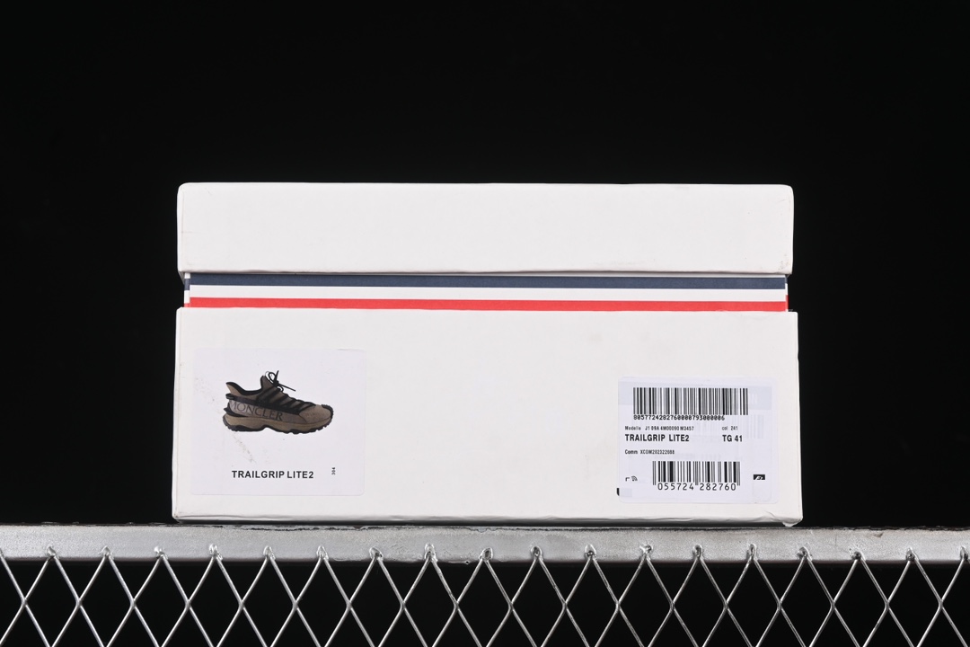 💰500纯原
Moncler Trailgrip GTX 盟可睐/蒙口 抗撕裂材质山地户外鞋 M00090M3457
#鞋身采用Cordura防撕裂尼龙/Gore-Tex防水材质 中底内置全掌碳板 支撑性能拉满 侧边3M反光带
#大底采用RB MD 碳板 TPU 五层分离组合 鞋底搭载Vibram外底提供超强的抓地力和防滑性能 原装大盒包装 内赠Moncler徽章防层袋一副
尺码:36 36.5 37.5 38 38.5 39 40 40.5 41 42 42.5 43 44 44.5 45 46 X.E5
