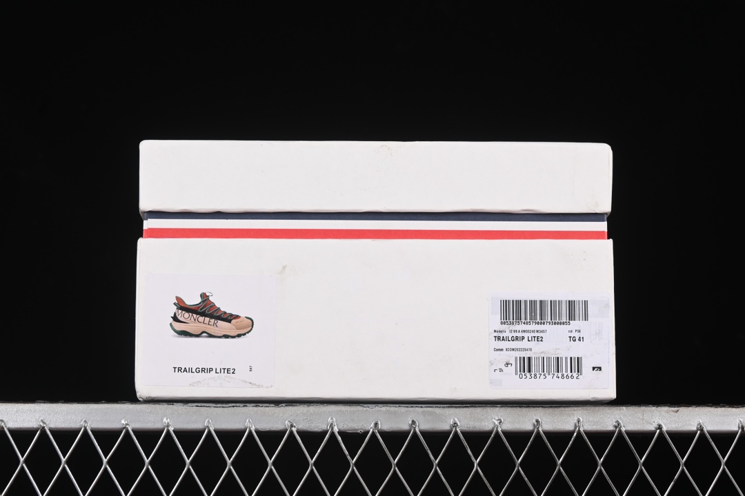 💰500纯原
Moncler Trailgrip GTX 盟可睐/蒙口 抗撕裂材质山地户外鞋 M00240M3457
#鞋身采用Cordura防撕裂尼龙/Gore-Tex防水材质 中底内置全掌碳板 支撑性能拉满 侧边3M反光带
#大底采用RB MD 碳板 TPU 五层分离组合 鞋底搭载Vibram外底提供超强的抓地力和防滑性能 原装大盒包装 内赠Moncler徽章防层袋一副
尺码:36 36.5 37.5 38 38.5 39 40 40.5 41 42 42.5 43 44 44.5 45 46 X.E5