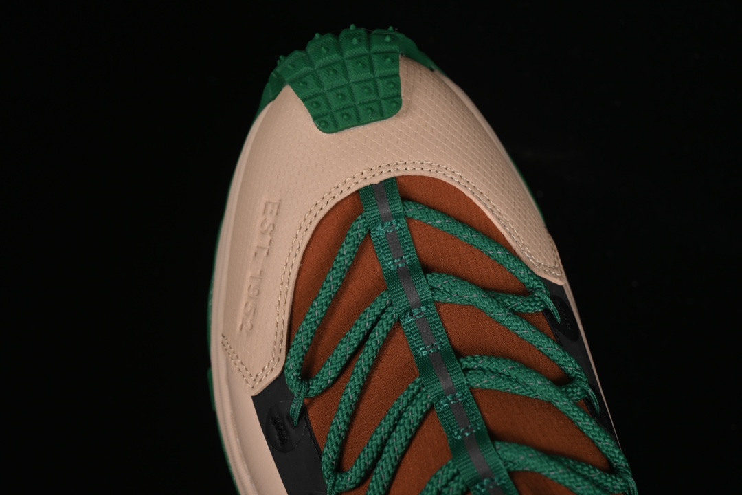 💰500纯原
Moncler Trailgrip GTX 盟可睐/蒙口 抗撕裂材质山地户外鞋 M00240M3457
#鞋身采用Cordura防撕裂尼龙/Gore-Tex防水材质 中底内置全掌碳板 支撑性能拉满 侧边3M反光带
#大底采用RB MD 碳板 TPU 五层分离组合 鞋底搭载Vibram外底提供超强的抓地力和防滑性能 原装大盒包装 内赠Moncler徽章防层袋一副
尺码:36 36.5 37.5 38 38.5 39 40 40.5 41 42 42.5 43 44 44.5 45 46 X.E5
