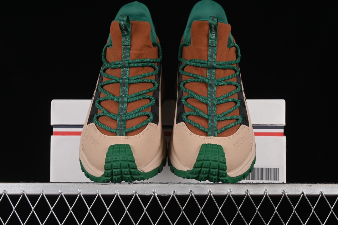 💰500纯原
Moncler Trailgrip GTX 盟可睐/蒙口 抗撕裂材质山地户外鞋 M00240M3457
#鞋身采用Cordura防撕裂尼龙/Gore-Tex防水材质 中底内置全掌碳板 支撑性能拉满 侧边3M反光带
#大底采用RB MD 碳板 TPU 五层分离组合 鞋底搭载Vibram外底提供超强的抓地力和防滑性能 原装大盒包装 内赠Moncler徽章防层袋一副
尺码:36 36.5 37.5 38 38.5 39 40 40.5 41 42 42.5 43 44 44.5 45 46 X.E5