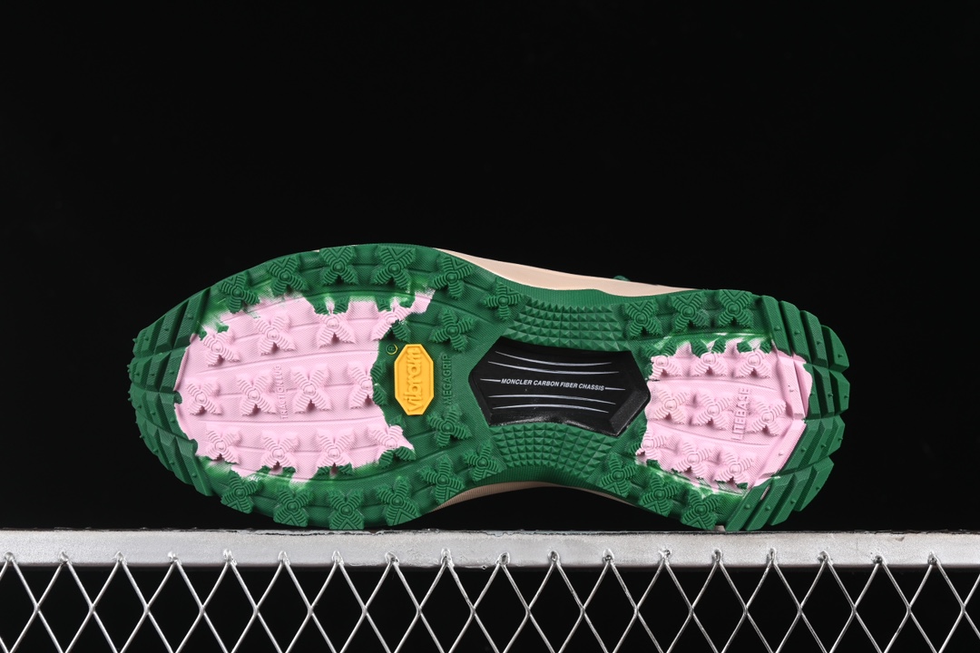 💰500纯原
Moncler Trailgrip GTX 盟可睐/蒙口 抗撕裂材质山地户外鞋 M00240M3457
#鞋身采用Cordura防撕裂尼龙/Gore-Tex防水材质 中底内置全掌碳板 支撑性能拉满 侧边3M反光带
#大底采用RB MD 碳板 TPU 五层分离组合 鞋底搭载Vibram外底提供超强的抓地力和防滑性能 原装大盒包装 内赠Moncler徽章防层袋一副
尺码:36 36.5 37.5 38 38.5 39 40 40.5 41 42 42.5 43 44 44.5 45 46 X.E5