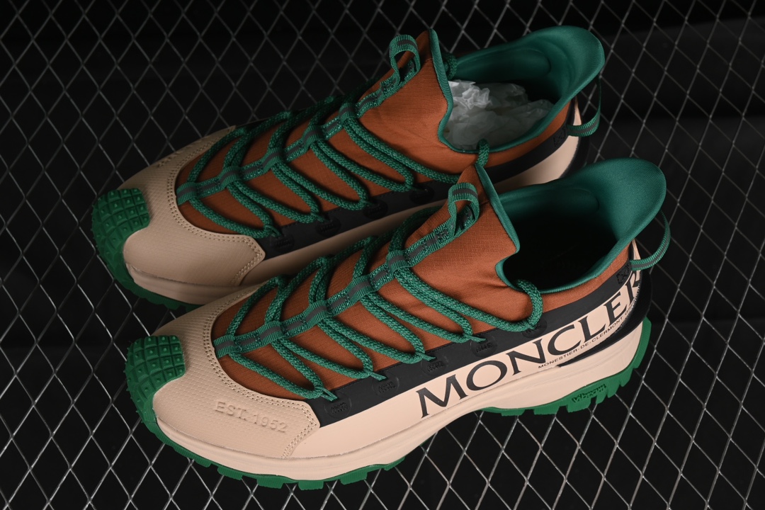 💰500纯原
Moncler Trailgrip GTX 盟可睐/蒙口 抗撕裂材质山地户外鞋 M00240M3457
#鞋身采用Cordura防撕裂尼龙/Gore-Tex防水材质 中底内置全掌碳板 支撑性能拉满 侧边3M反光带
#大底采用RB MD 碳板 TPU 五层分离组合 鞋底搭载Vibram外底提供超强的抓地力和防滑性能 原装大盒包装 内赠Moncler徽章防层袋一副
尺码:36 36.5 37.5 38 38.5 39 40 40.5 41 42 42.5 43 44 44.5 45 46 X.E5
