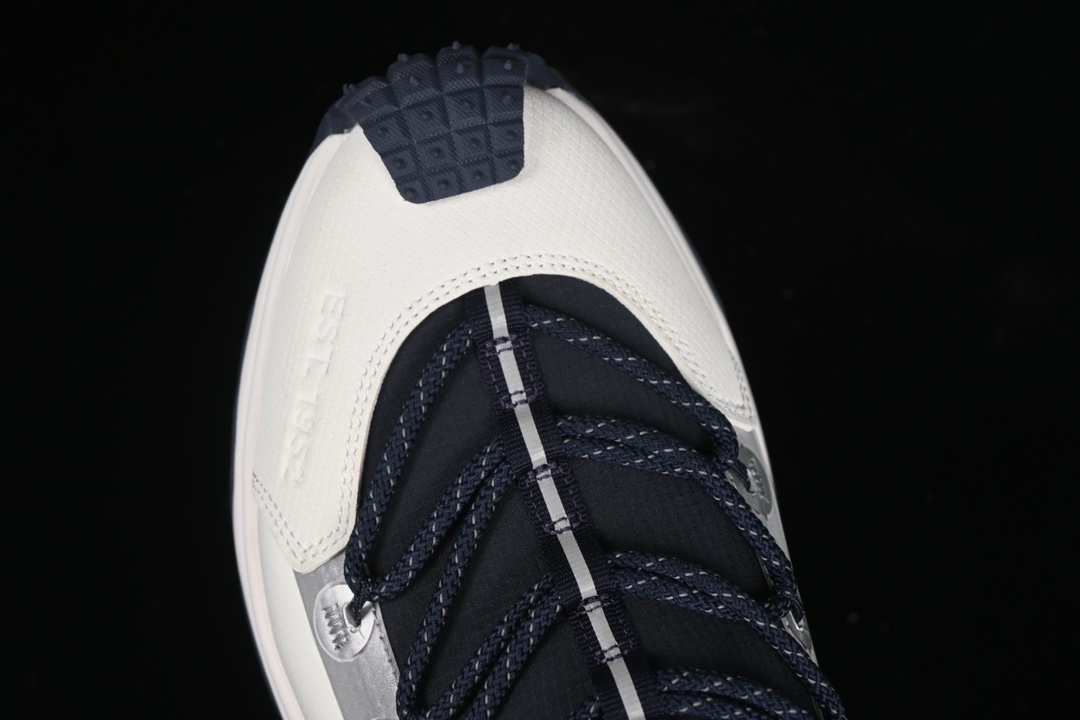 💰500纯原
Moncler Trailgrip GTX 盟可睐/蒙口 抗撕裂材质山地户外鞋 M00240M3457
#鞋身采用Cordura防撕裂尼龙/Gore-Tex防水材质 中底内置全掌碳板 支撑性能拉满 侧边3M反光带
#大底采用RB MD 碳板 TPU 五层分离组合 鞋底搭载Vibram外底提供超强的抓地力和防滑性能 原装大盒包装 内赠Moncler徽章防层袋一副
尺码:36 36.5 37.5 38 38.5 39 40 40.5 41 42 42.5 43 44 44.5 45 46 X.E5