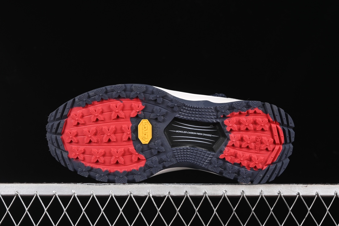 💰500纯原
Moncler Trailgrip GTX 盟可睐/蒙口 抗撕裂材质山地户外鞋 M00240M3457
#鞋身采用Cordura防撕裂尼龙/Gore-Tex防水材质 中底内置全掌碳板 支撑性能拉满 侧边3M反光带
#大底采用RB MD 碳板 TPU 五层分离组合 鞋底搭载Vibram外底提供超强的抓地力和防滑性能 原装大盒包装 内赠Moncler徽章防层袋一副
尺码:36 36.5 37.5 38 38.5 39 40 40.5 41 42 42.5 43 44 44.5 45 46 X.E5
