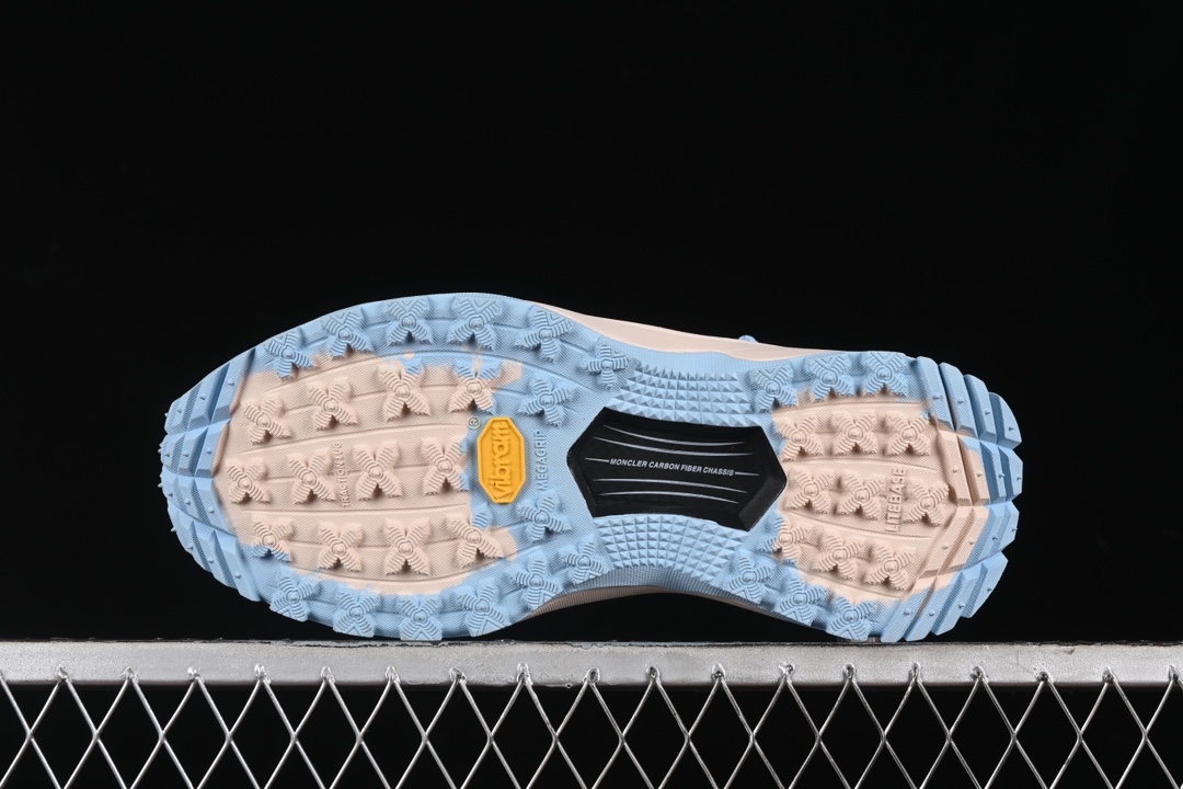 💰500纯原
Moncler Trailgrip GTX 盟可睐/蒙口 抗撕裂材质山地户外鞋 M00080M3457
#鞋身采用Cordura防撕裂尼龙/Gore-Tex防水材质 中底内置全掌碳板 支撑性能拉满 侧边3M反光带
#大底采用RB MD 碳板 TPU 五层分离组合 鞋底搭载Vibram外底提供超强的抓地力和防滑性能 原装大盒包装 内赠Moncler徽章防层袋一副
尺码:36 36.5 37.5 38 38.5 39 40 40.5 41 42 42.5 43 44 44.5 45 46 X.E5