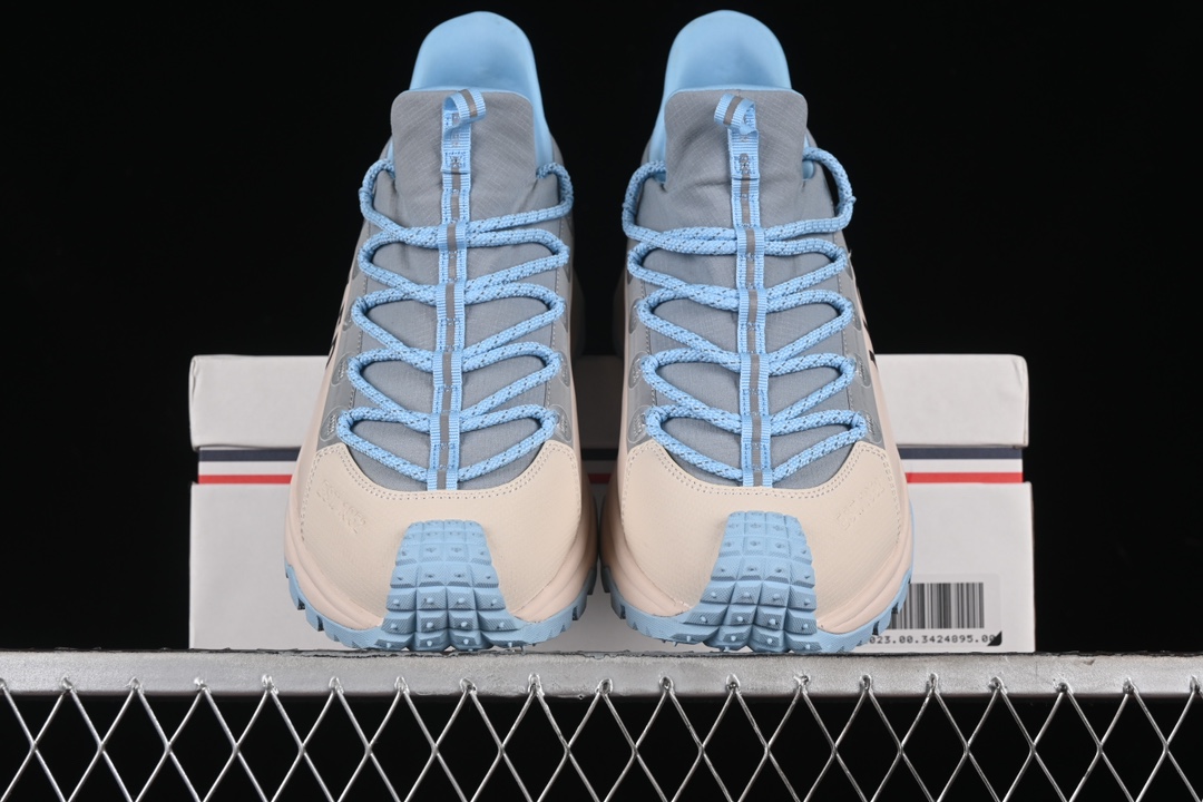 💰500纯原
Moncler Trailgrip GTX 盟可睐/蒙口 抗撕裂材质山地户外鞋 M00080M3457
#鞋身采用Cordura防撕裂尼龙/Gore-Tex防水材质 中底内置全掌碳板 支撑性能拉满 侧边3M反光带
#大底采用RB MD 碳板 TPU 五层分离组合 鞋底搭载Vibram外底提供超强的抓地力和防滑性能 原装大盒包装 内赠Moncler徽章防层袋一副
尺码:36 36.5 37.5 38 38.5 39 40 40.5 41 42 42.5 43 44 44.5 45 46 X.E5