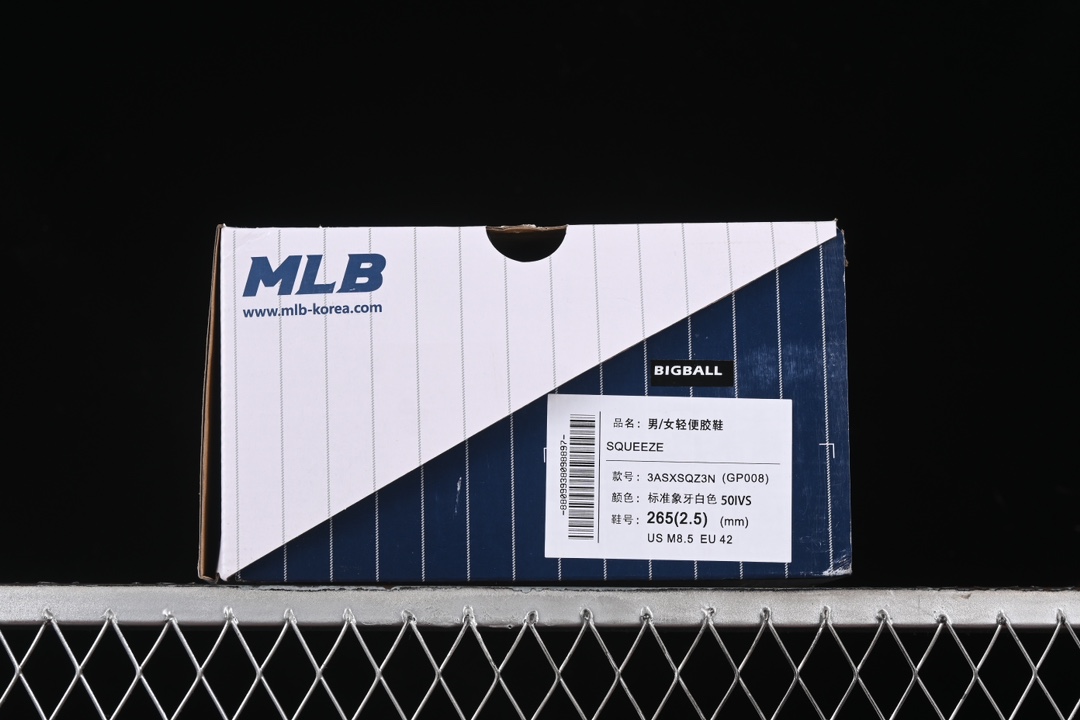 💰200纯原
NY MLB SQUEEZE 纽约洋基队徳训休闲鞋 3ASXSQZ3N50IVS
尺码：35 36 36.5 37.5 38 38.5 39 40 40.5 41 42 42.5 43 44 44.5 45 FYC3
