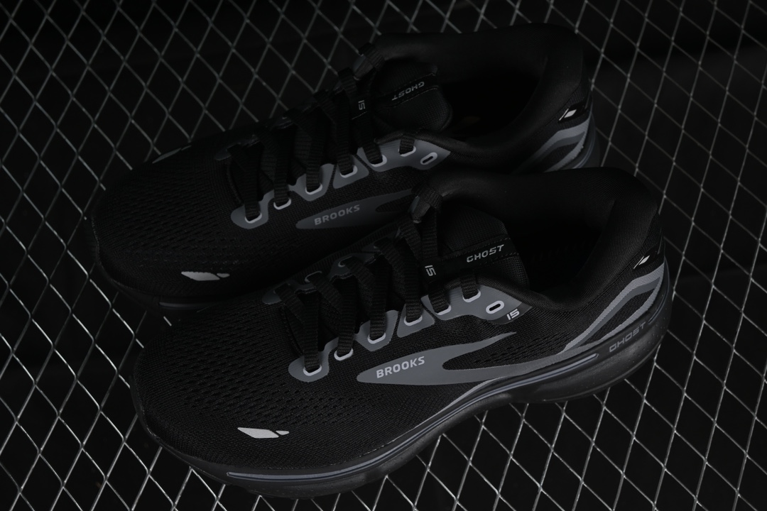 💰240纯原
Brooks Ghost 15 布鲁克斯 追岚23系列低帮透气缓震支撑休闲运动慢跑鞋 1103931D020
#采用改进工程空气网眼组合热熔工艺 鞋面材质搭载DNA LOFT V2密度泡棉缓震系统 中底外置防滑耐磨橡胶底片 回归个性化跑姿
尺码:40 40.5 41 42 42.5 43 44 44.5 45 FYD4