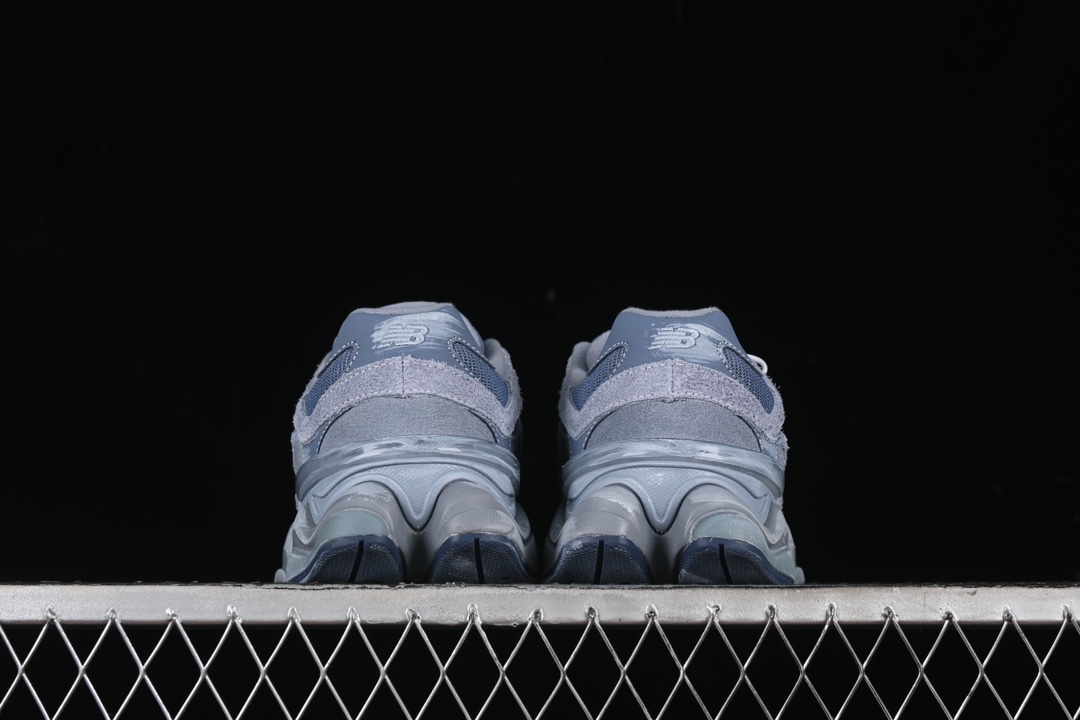 💰280纯原 Joe Freshgoods x New Balance NB9060 联名款 复古休闲运动慢跑鞋 U9060IB
#鞋款灵感源自设计师本人对夏日的怀日回忆。鞋面大身由空间双格及磨砂鞋面拼接而生，配以柔和、温暖的粉橘色调，夏日氛围拉满
#采用大面积网眼以及麂皮材质覆盖鞋身，还原经典气质。搭载ABZORB避震科技，由泡沫聚酯制成，上脚可以有效减少由鞋底反弹对身体及双腿的冲击力
尺码：36 37 37.5 38 38.5 39 40 40.5 41 42 42.5 43 44 44.5 45 46.5 3.D4