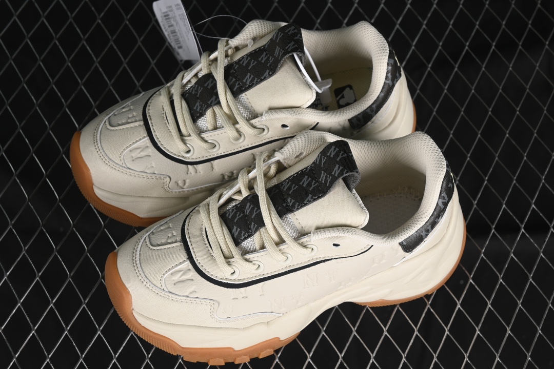 💰170真标💰200公司级💰240纯原
NY MLB Bigball Chunky Embo Monogram 纽约洋基队 增高厚底休闲凉鞋 3ASHBEM4N50IVS
尺码:35 36 36.5 37.5 38 38.5 39 40 40.5 41 42 42.5 43 44 44.5 45 FYC3