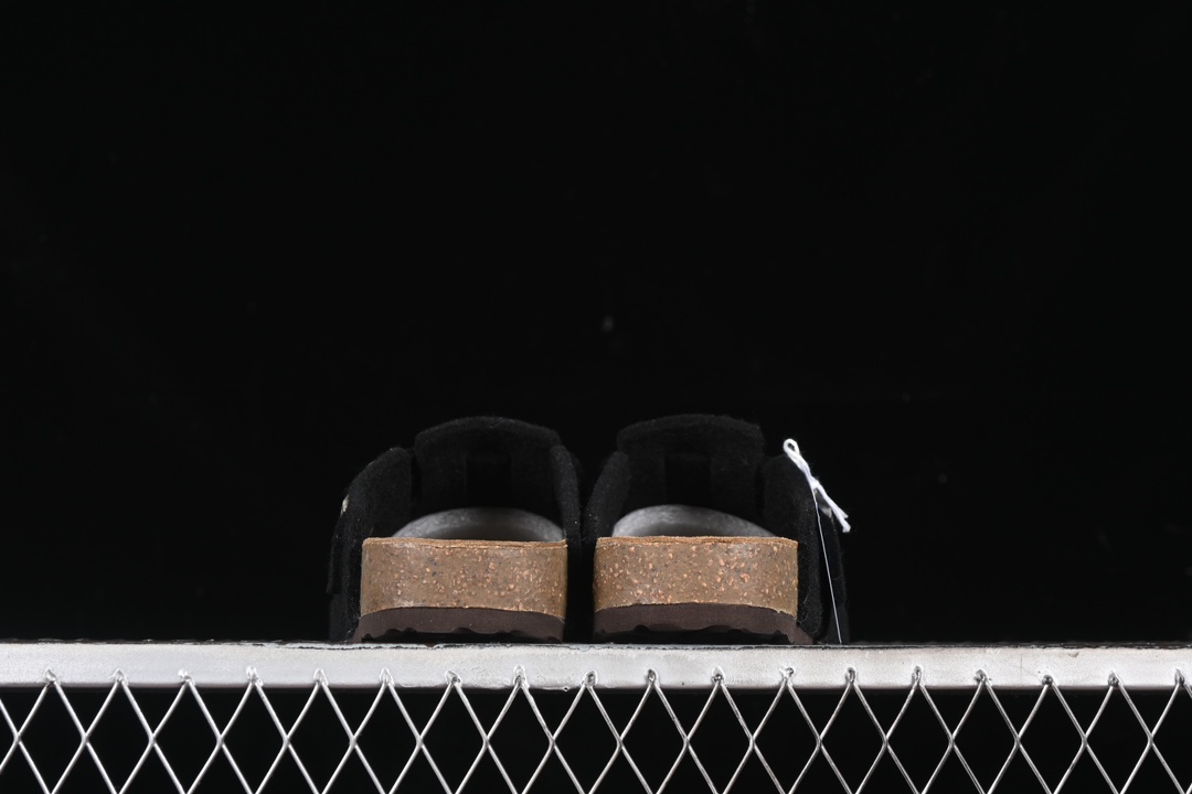 💰220纯原
Birkenstock 勃肯半拖系列 无菸煤羊毛
尺码：35 36 37 38 39 40 41 42 43 44 45 G.D4