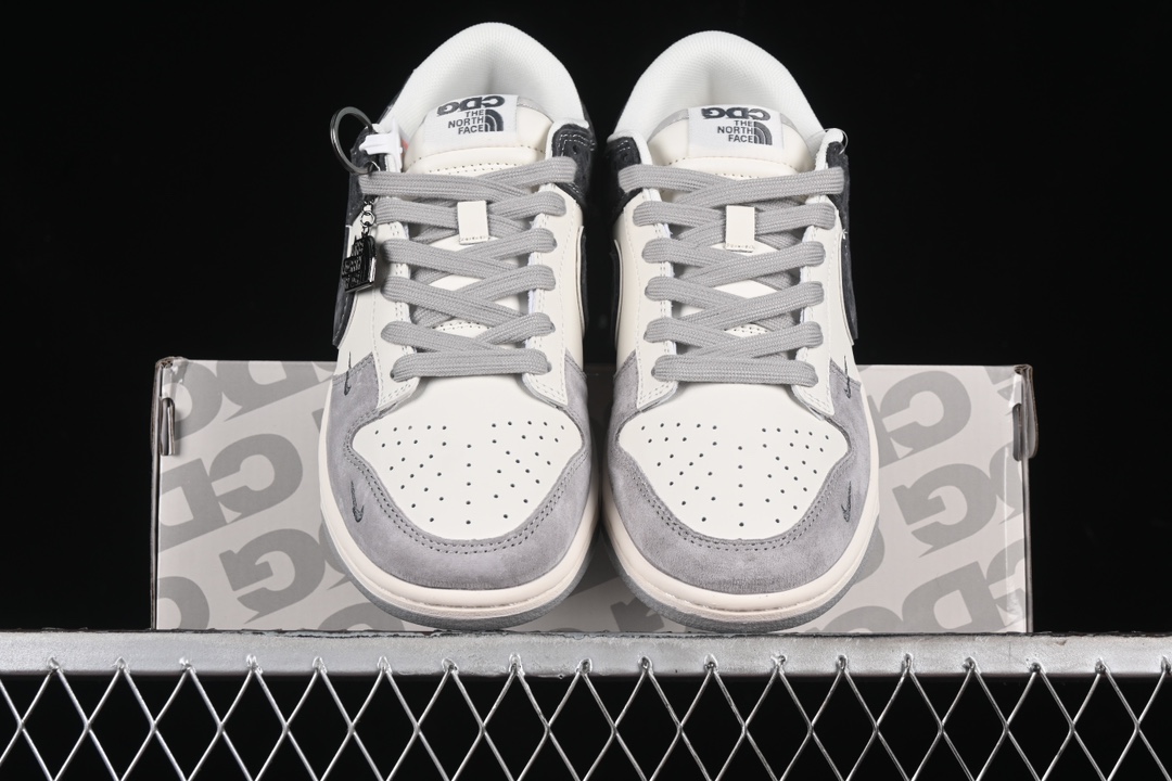  特价 Nk SB Dunk Low 北面联名-猪八拼色蓝勾 周年高端定制 低帮休闲板鞋 DQ1098-