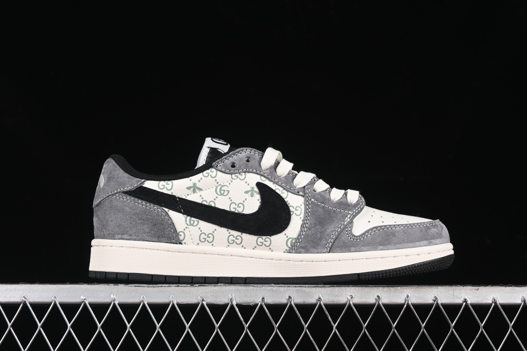💰280公司级💰380纯原
Travis Scott x Fragment Design x Air Jordan 1 Low OG SP AJ1 乔1 古驰联名-黑勾蜻蜓 低帮文化休闲板鞋 SJ2068-137
#多方联名合作融合了Travis Scott 独特的音乐风格,藤原浩个性的设计风格以及Jordan品牌的经典元素 使其成为一双具有独特身份和价值的鞋子 清新而立体的外观加上联名标识更突出了其独特身份 这种配色方案显示出活力和时尚感 在视觉上引人注目 鞋身的质感和细腻的细节处理使其显得高端而格调十足 这款“倒钩”联名是设计与创意完美结合 融合多方的个性风格是一款备受瞩目的潮流鞋款
尺码:36 36.5 37.5 38 38.5 39 40 40.5 41 42 42.5 43 44 44.5 45 9.E5