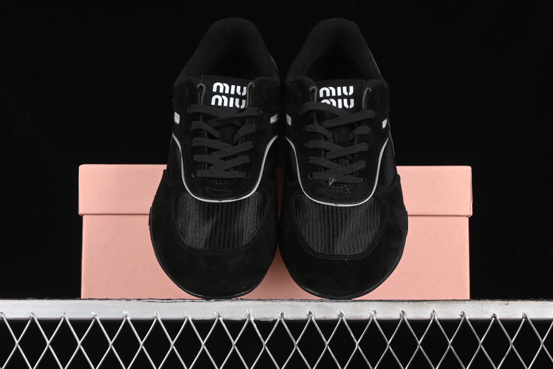 💰300纯原
 Miumiu Calzature Donna 徳训平底休闲生活鞋
尺码：36 37 37.5 38 38.5 39.5 40 AJD4