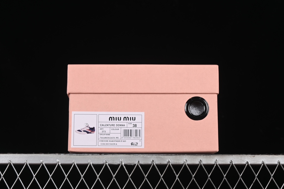 💰300纯原
 Miumiu Calzature Donna 徳训平底休闲生活鞋
尺码：36 37 37.5 38 38.5 39.5 40 AJD4