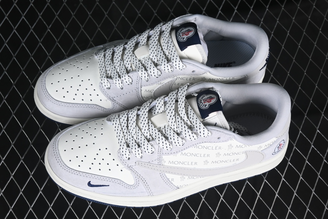 💰280公司级💰380纯原
Travis Scott x Fragment Design x Air Jordan 1 Low OG SP AJ1 乔1 蒙口联名 白灰英文 低帮文化休闲板鞋 AG3702-806
#多方联名合作融合了Travis Scott 独特的音乐风格,藤原浩个性的设计风格以及Jordan品牌的经典元素 使其成为一双具有独特身份和价值的鞋子 清新而立体的外观加上联名标识更突出了其独特身份 这种配色方案显示出活力和时尚感 在视觉上引人注目 鞋身的质感和细腻的细节处理使其显得高端而格调十足 这款“倒钩”联名是设计与创意完美结合 融合多方的个性风格是一款备受瞩目的潮流鞋款
尺码:36 36.5 37.5 38 38.5 39 40 40.5 41 42 42.5 43 44 44.5 45 9.E5