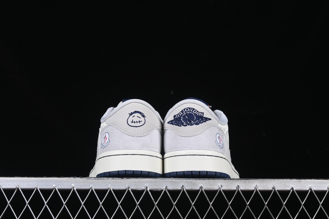 💰280公司级💰380纯原
Travis Scott x Fragment Design x Air Jordan 1 Low OG SP AJ1 乔1 蒙口联名 白灰英文 低帮文化休闲板鞋 AG3702-806
#多方联名合作融合了Travis Scott 独特的音乐风格,藤原浩个性的设计风格以及Jordan品牌的经典元素 使其成为一双具有独特身份和价值的鞋子 清新而立体的外观加上联名标识更突出了其独特身份 这种配色方案显示出活力和时尚感 在视觉上引人注目 鞋身的质感和细腻的细节处理使其显得高端而格调十足 这款“倒钩”联名是设计与创意完美结合 融合多方的个性风格是一款备受瞩目的潮流鞋款
尺码:36 36.5 37.5 38 38.5 39 40 40.5 41 42 42.5 43 44 44.5 45 9.E5
