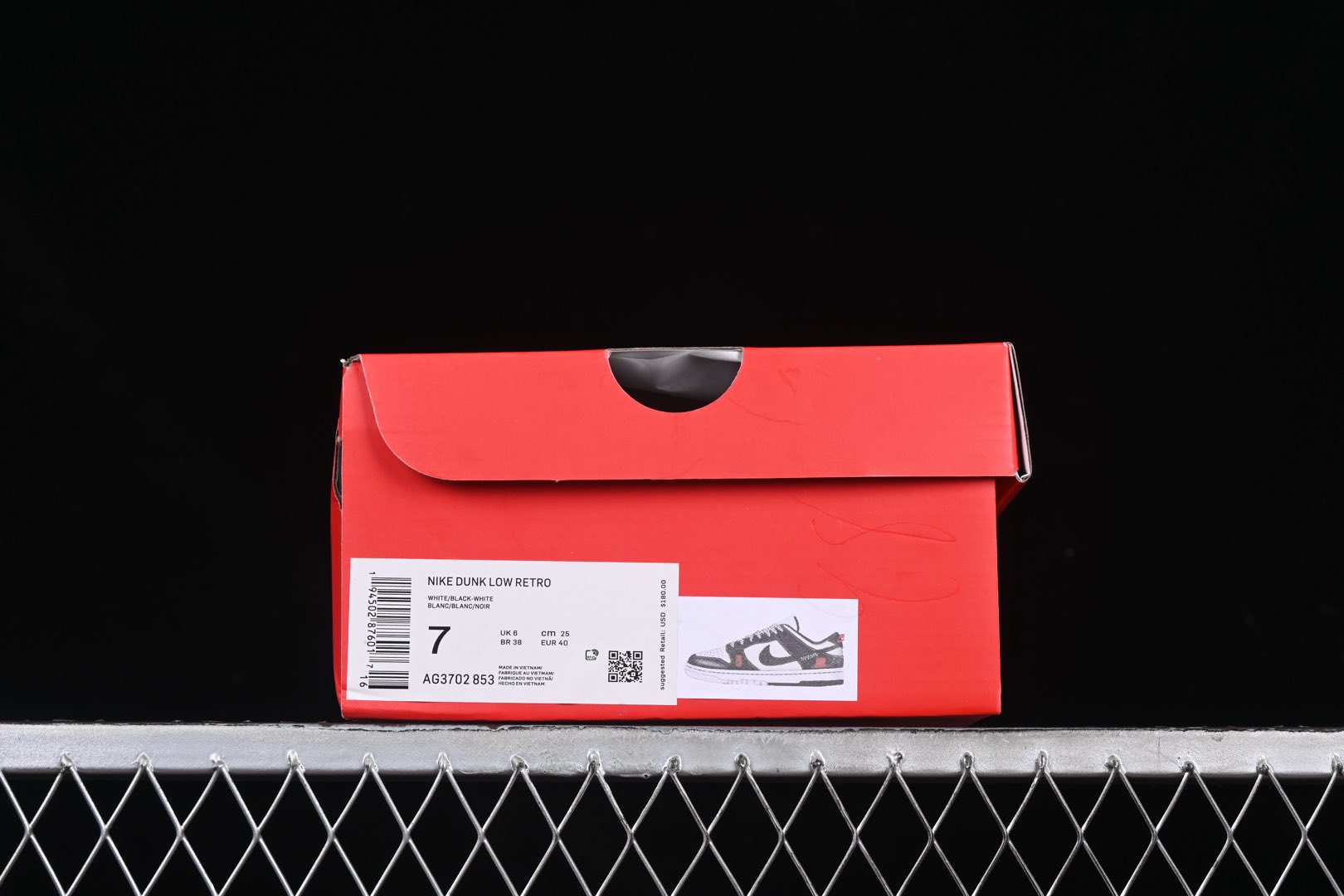 💰280公司级💰360纯原
Nk SB Dunk Low UN联名蛇年限定 双色黑蛇 周年高端定制 低帮休闲板鞋 AG3702-853
#定制鞋盒 大厂纯原品质出货 超高清洁度 皮料切割干净无任何毛边 细节完美
尺码:36 36.5 37.5 38 38.5 39 40 40.5 41 42 42.5 43 44 44.5 45 9.E5