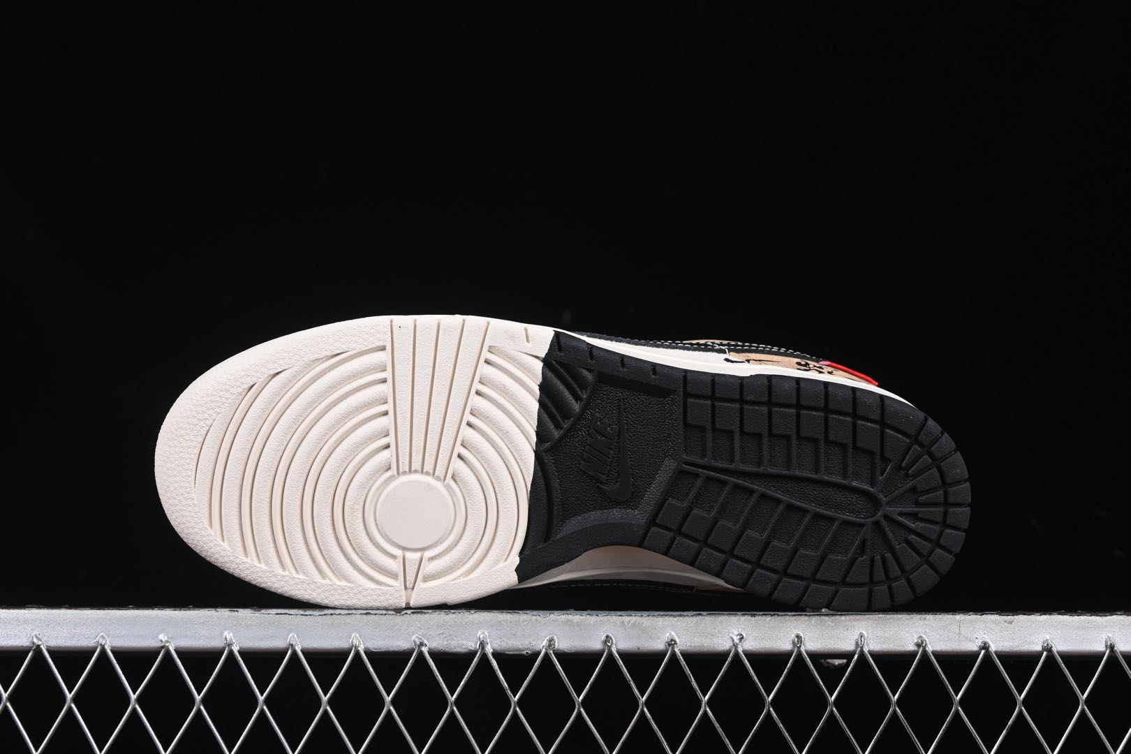 💰280公司级💰360纯原
Nk SB Dunk Low 蛇年系列 小麦黑勾 周年高端定制 低帮休闲板鞋 YX5066-267
#定制鞋盒 大厂纯原品质出货 超高清洁度 皮料切割干净无任何毛边 细节完美
尺码:36 36.5 37.5 38 38.5 39 40 40.5 41 42 42.5 43 44 44.5 45 9.E5
