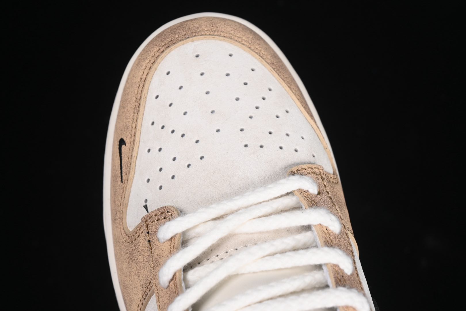 💰280公司级💰360纯原
Nk SB Dunk Low 蛇年系列 小麦黑勾 周年高端定制 低帮休闲板鞋 YX5066-267
#定制鞋盒 大厂纯原品质出货 超高清洁度 皮料切割干净无任何毛边 细节完美
尺码:36 36.5 37.5 38 38.5 39 40 40.5 41 42 42.5 43 44 44.5 45 9.E5