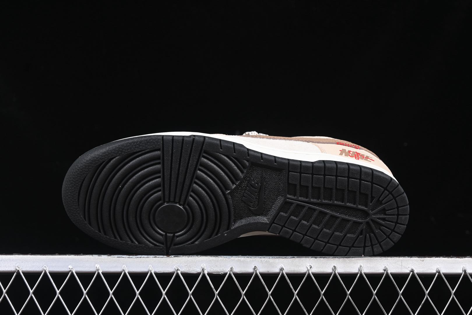 💰300公司级💰360纯原
Nk SB Dunk Low 暗纹双勾棕白 周年高端定制 低帮休闲板鞋 DJ2024-071
#定制鞋盒 大厂纯原品质出货 超高清洁度 皮料切割干净无任何毛边 细节完美
尺码:36 36.5 37.5 38 38.5 39 40 40.5 41 42 42.5 43 44 44.5 45 9.E5