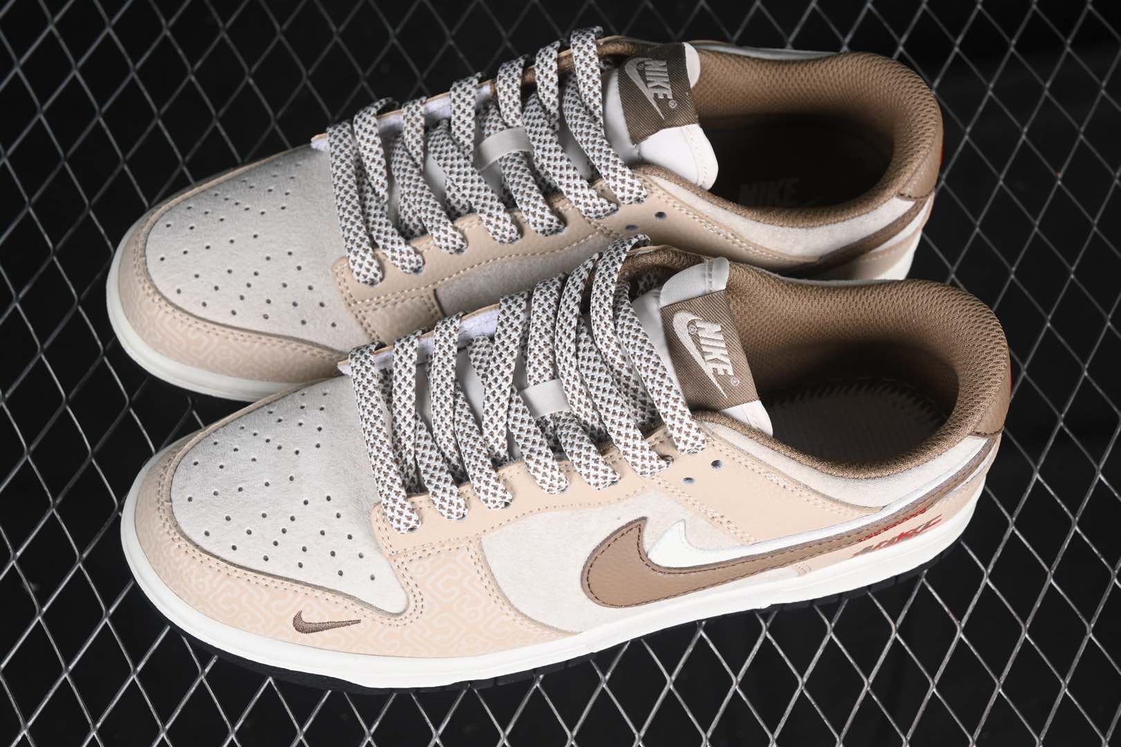 💰300公司级💰360纯原
Nk SB Dunk Low 暗纹双勾棕白 周年高端定制 低帮休闲板鞋 DJ2024-071
#定制鞋盒 大厂纯原品质出货 超高清洁度 皮料切割干净无任何毛边 细节完美
尺码:36 36.5 37.5 38 38.5 39 40 40.5 41 42 42.5 43 44 44.5 45 9.E5
