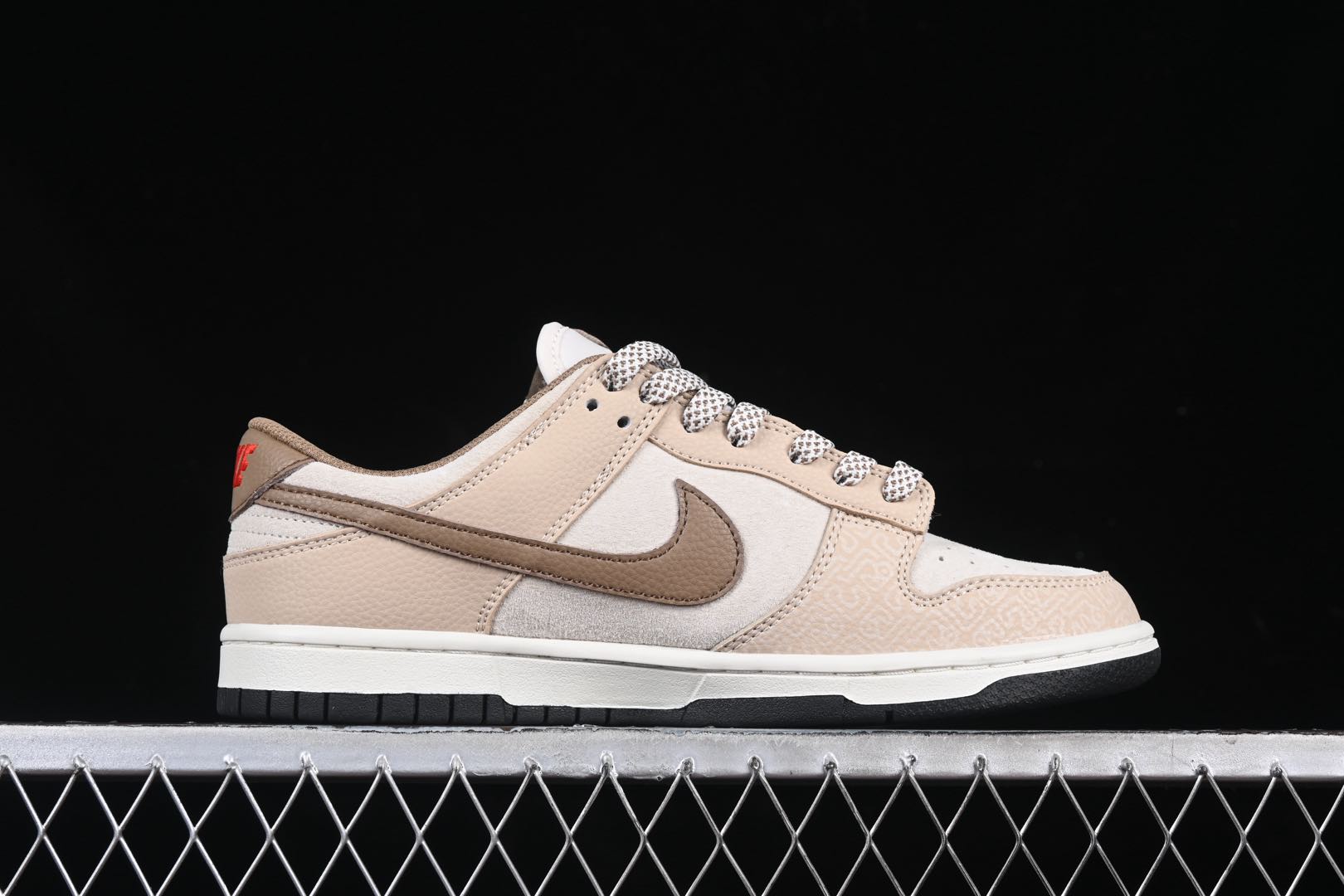 💰300公司级💰360纯原
Nk SB Dunk Low 暗纹双勾棕白 周年高端定制 低帮休闲板鞋 DJ2024-071
#定制鞋盒 大厂纯原品质出货 超高清洁度 皮料切割干净无任何毛边 细节完美
尺码:36 36.5 37.5 38 38.5 39 40 40.5 41 42 42.5 43 44 44.5 45 9.E5