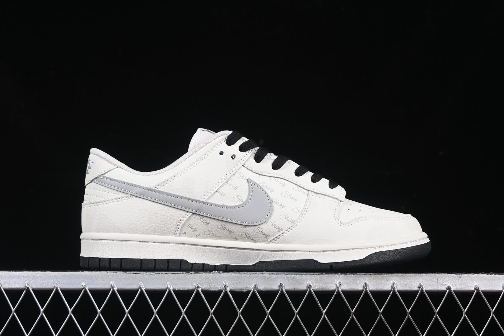 💰300公司级💰360纯原
Nk SB Dunk Low 斯图西联名 弹幕刺绣灰勾 周年高端定制 低帮休闲板鞋 DJ2024-054
#定制鞋盒 大厂纯原品质出货 超高清洁度 皮料切割干净无任何毛边 细节完美
尺码:36 36.5 37.5 38 38.5 39 40 40.5 41 42 42.5 43 44 44.5 45 9.E5