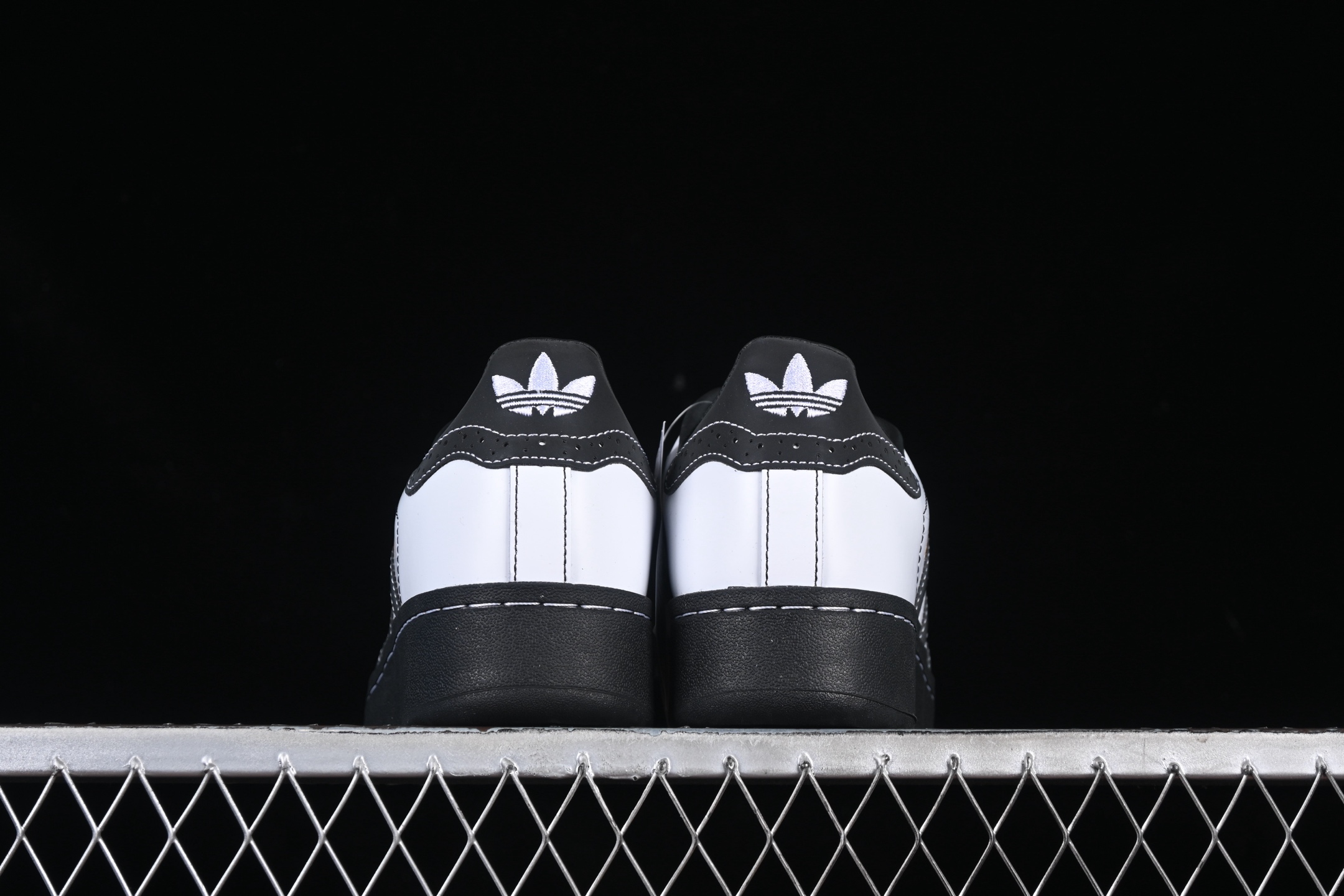  纯原 Adidas Originals Superstar XLG IE8409 贝壳头厚底休闲板鞋
